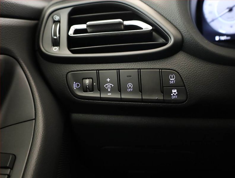 Hyundai i30 (2026) 1.0 T-GDI, Comfort, Navi - fotka 18 z 19