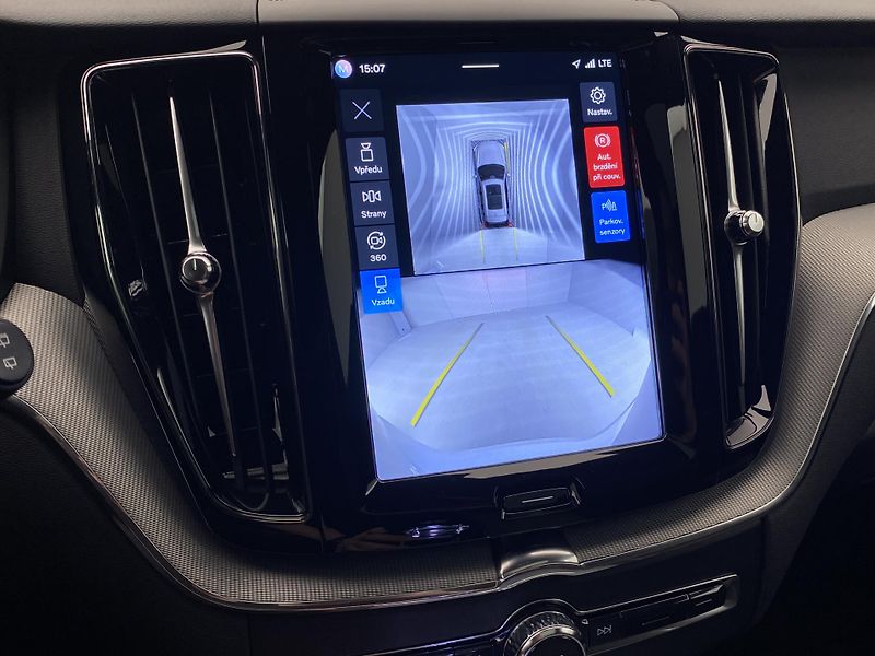 Volvo XC60 T6 AWD RECHARGE DARK PLUS AUT - fotka 61 z 63