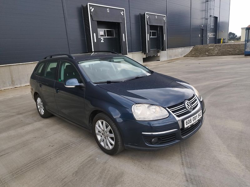 Volkswagen Golf (2010) V,1.6i,volat-608 081 843 - fotka 1 z 14