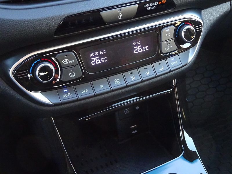 Hyundai i30 1.5 T-GDI 103kW DCT N-Line - fotka 19 z 20
