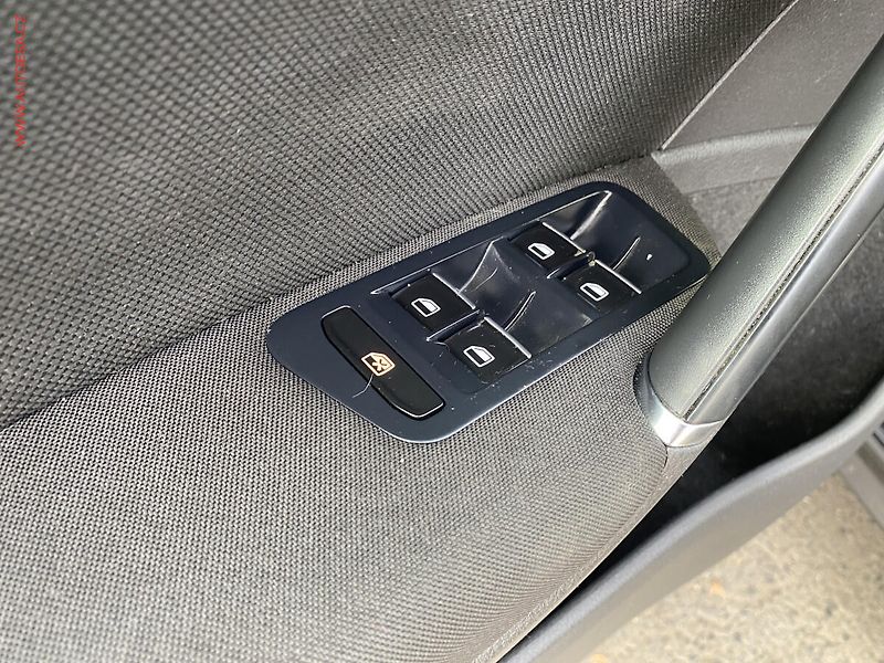 Volkswagen Golf (2014) 2.0 TSi, GTi, bixen, +ALU - fotka 13 z 19