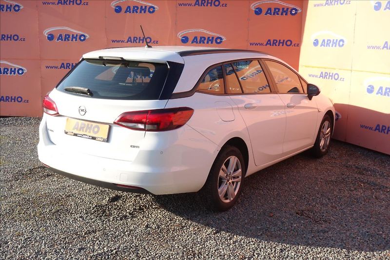 Opel Astra 1,6 CDTi 81KW, ČR, 1 MAJITEL. - fotka 7 z 33
