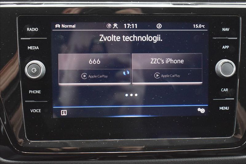 Volkswagen Touran 2,0 TDi, 7-míst,DSG,NAVI,KŮŽE, - fotka 23 z 41