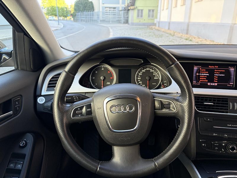 Audi A4 2,0 TDI, manual, nehavarovane - fotka 17 z 26