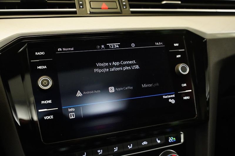Volkswagen Passat - fotka 19 z 28