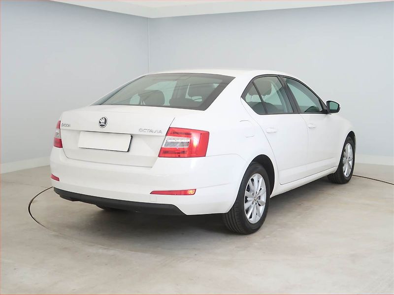 Škoda Octavia (2013) Elegance 1.6 TDI, Serv.kniha - fotka 5 z 15