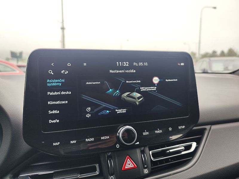 Hyundai i30 1.5 T-GDI/103kW N-Line DCT - fotka 17 z 35