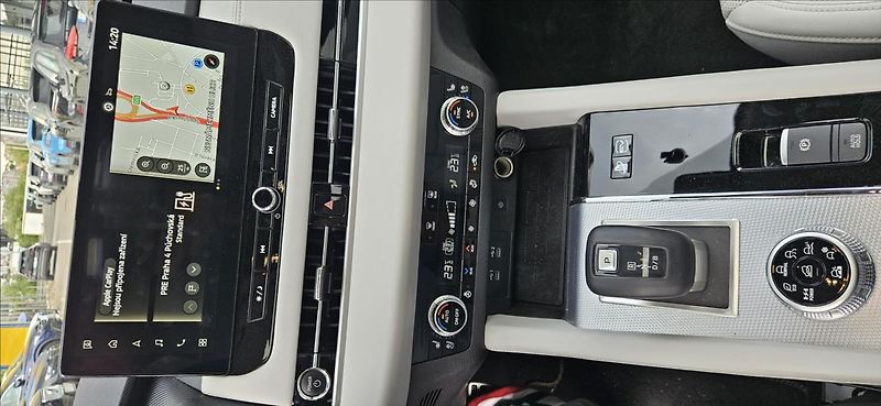 Mitsubishi Outlander 2,4 PHEV 4x4  INSTYLE - fotka 17 z 20