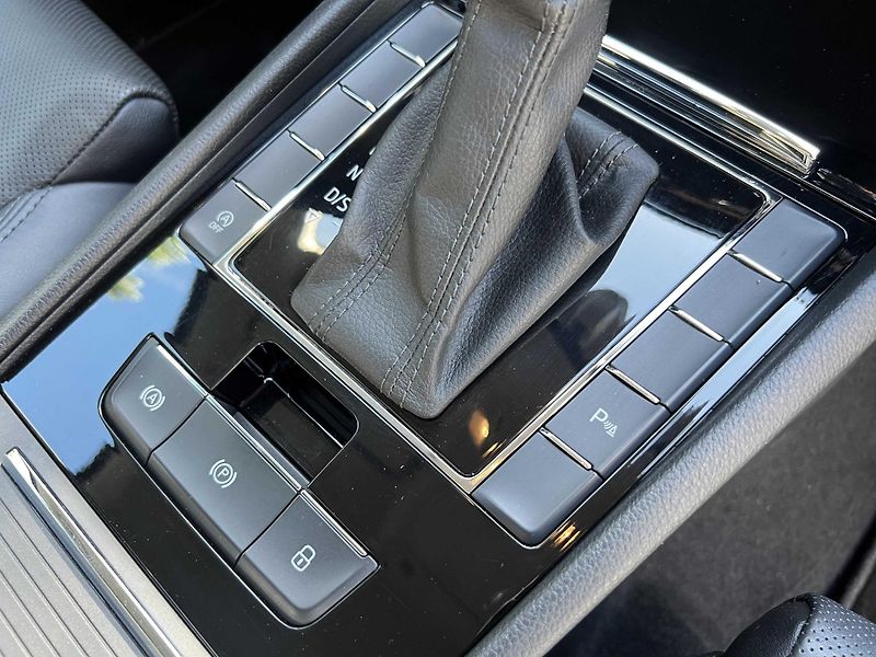 Škoda Superb 1.8 TSi 132 kW 50.000KM DSG - fotka 20 z 20
