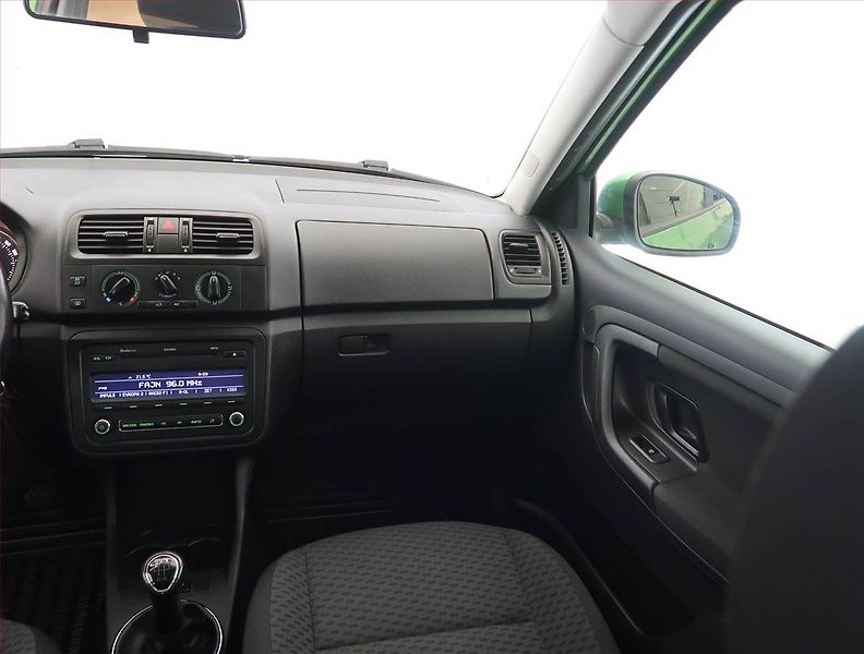 Škoda Fabia (2010) Ambition 1.2 TSI - fotka 8 z 16