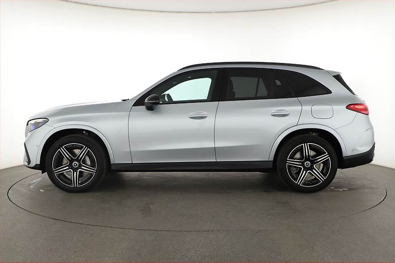 Mercedes-Benz GLC (2025) 300 de 4MATIC, AMG LINE - fotka 3 z 29