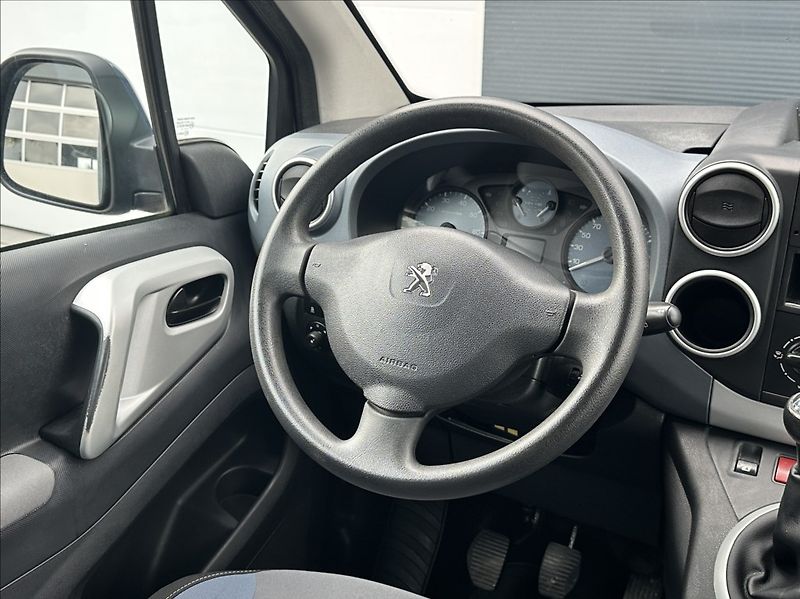 Peugeot Partner 1,6 HDI 92PS  Tepee Active - fotka 23 z 48