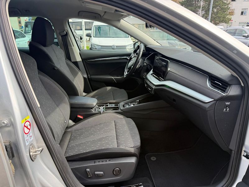 Škoda Octavia Style 2.0 TDI 110kW DSG Combi - fotka 9 z 25