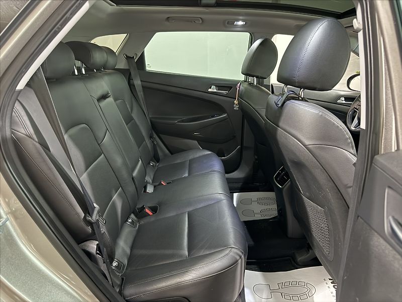 Hyundai Tucson 2,0   CRDI 4X4 136KW PREMIUM - fotka 25 z 38