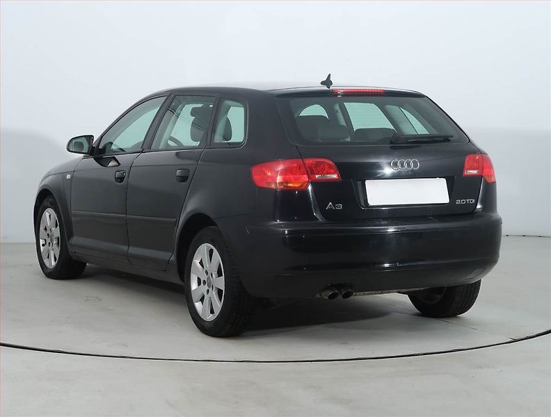 Audi A3 (2006) Comfort 2.0 TDI, po STK - fotka 4 z 17