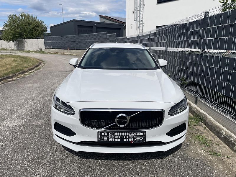 Volvo V90 (2019) 2.0 D4 140kW MOMENTUM - fotka 7 z 32