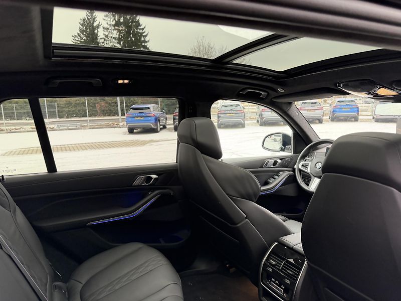 BMW X7 (2024) 40XD 250kW M-PAKET NZN R23 CZ! - fotka 31 z 49