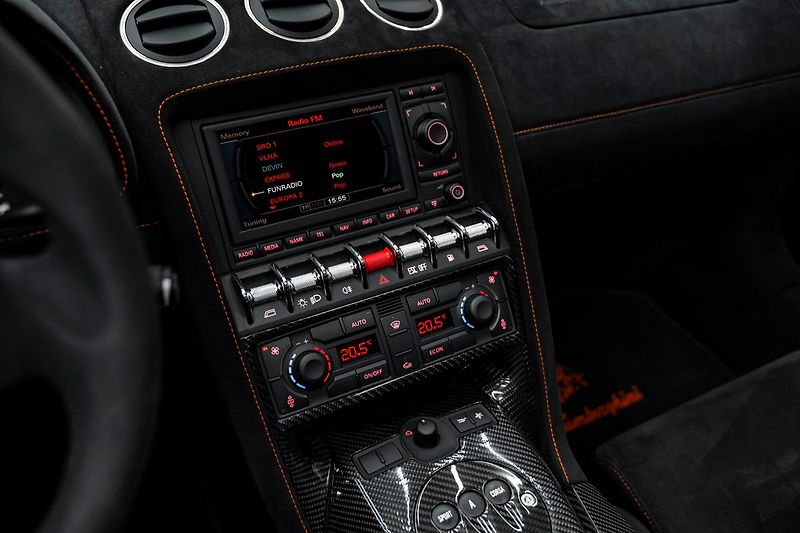 Lamborghini Gallardo Performante - fotka 25 z 36