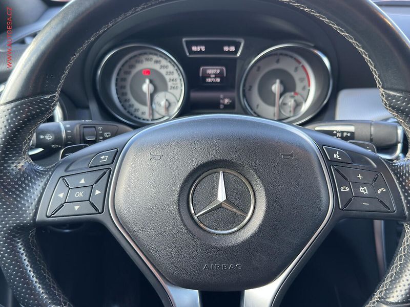 Mercedes-Benz GLA (2014) 2.2CDi 200 4Matic, ČR, AT - fotka 12 z 20