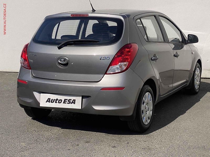 Hyundai i20 (2013) 1.2i, 1.maj,ČR, AC, 1 - fotka 4 z 16