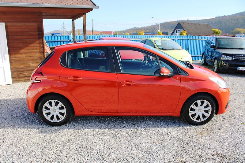 Peugeot 208 (2018) 1,2i KLIMA EL.OKNA TEMPOMAT  - fotka 8 z 20