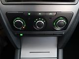 Škoda Octavia (2010) 1.9 TDI, po STK, zamluveno - náhled 11