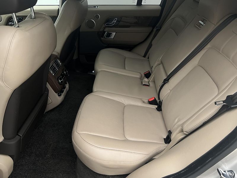 Land Rover Range Rover 4,4 SDV8 VOGUE AWD AUT - fotka 6 z 51