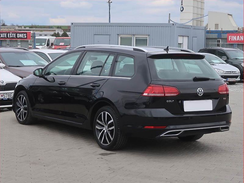 Volkswagen Golf (2017) Highline 1.6 TDI, Automat - fotka 4 z 20