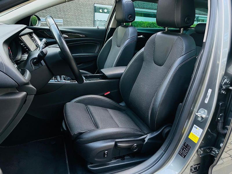 Opel Insignia 2.0CDTi KAMERA SERVISKA TAŽNÉ - fotka 32 z 55