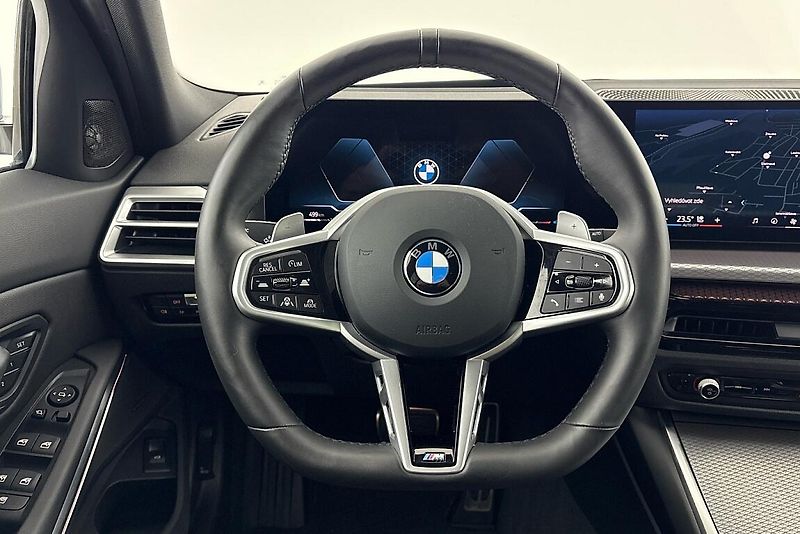 BMW Řada 3 řady 3 | 330d xDrive - fotka 20 z 25