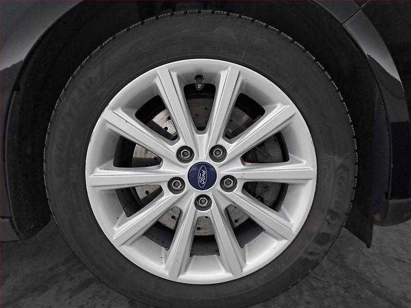 Ford Focus (2016) 2.0 TDCi, ČR,1.maj, Xenony - fotka 15 z 22