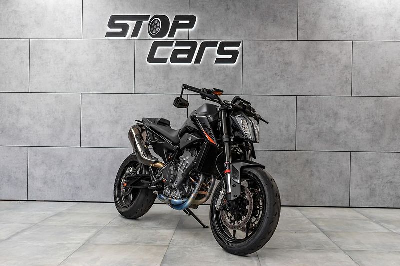 KTM 890 Duke L *AKRAPOVIC* - fotografie inzerátu