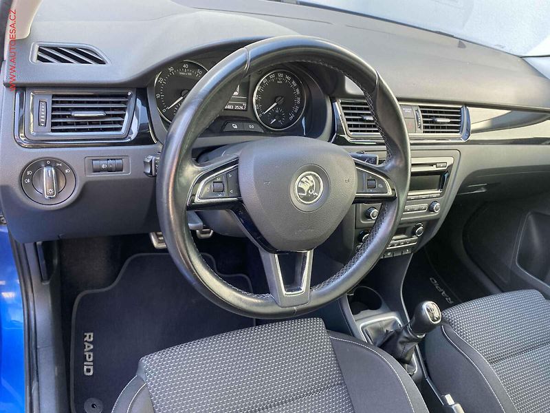 Škoda Rapid (2015) 1.2 TSi, Ambition, panor - fotka 12 z 16