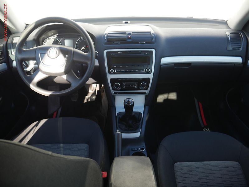 Škoda Octavia (2010) 1.4 TSI, Ambiente - fotka 8 z 16