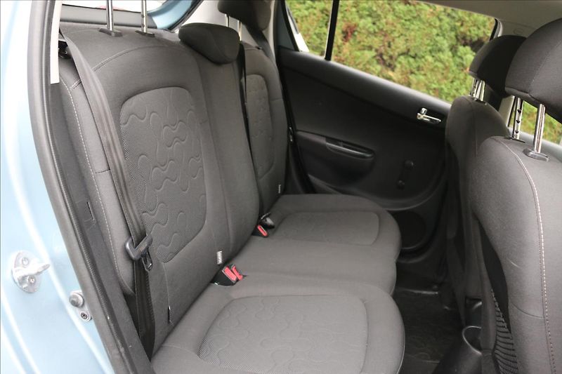 Hyundai i20 1,3 ČR, Klima, 87000KM - fotka 22 z 27
