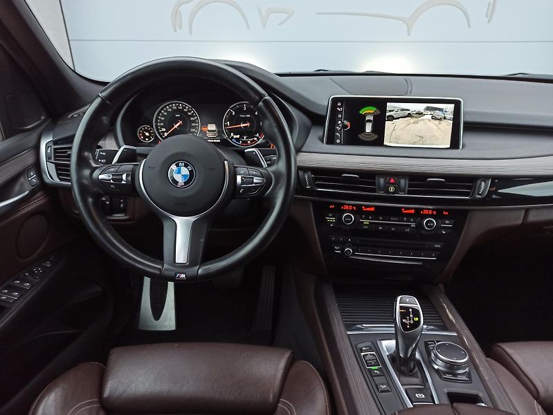 BMW X5 xDRIVE 30d 190kW ČR - fotka 20 z 31