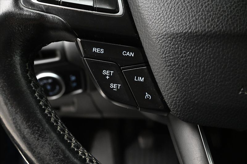 Ford Focus 1,0 EcoBoost 92 kW TAŽNÉ Záruk - fotka 22 z 30
