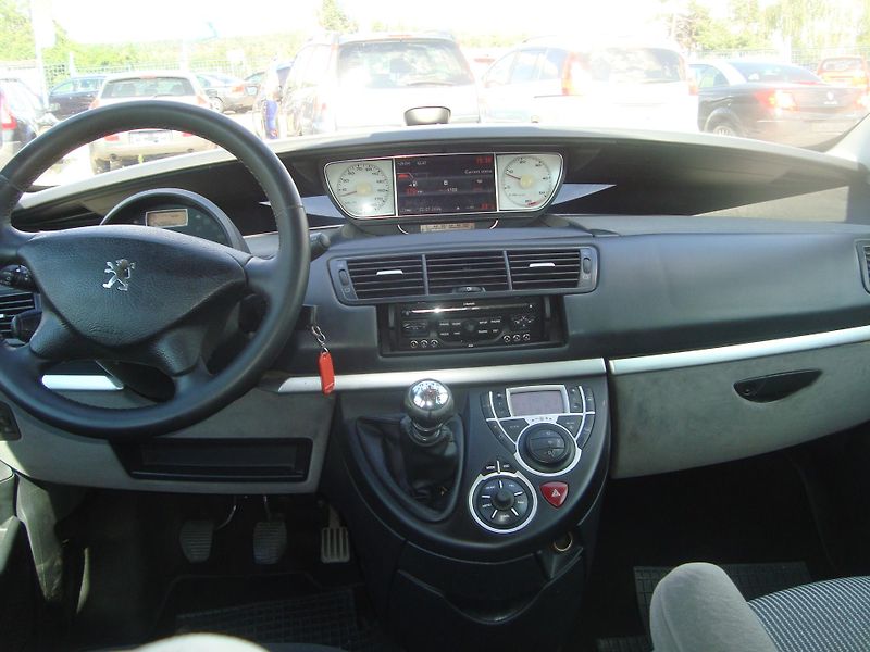 Peugeot 807 (2010) 2,0HDI - fotka 11 z 24