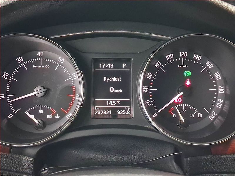 Škoda Superb (2009) 3.6 FSI V6, 4X4, Automat - fotka 11 z 23