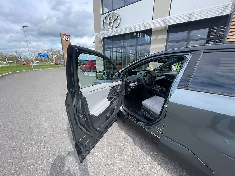 Toyota C-HR AWD 343HP AT ExecutiveVIPLight - fotka 14 z 30