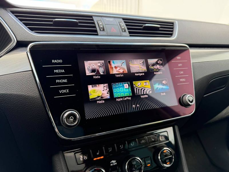 Škoda Superb combi 2,0 TDI 110 kW 7° DSG - fotka 18 z 30