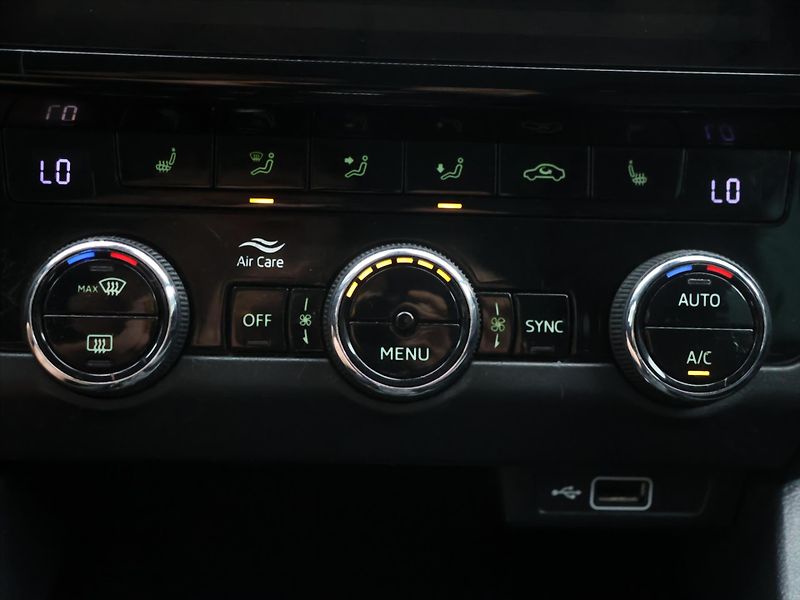 Škoda Octavia 2,0 TDI 110kW DSG Style Virtua - fotka 27 z 37