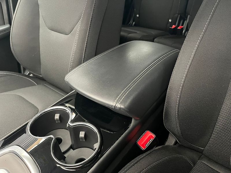 Ford S-MAX 2,5 HEV Titan. 7 míst ZAMLUVEN - fotka 25 z 65