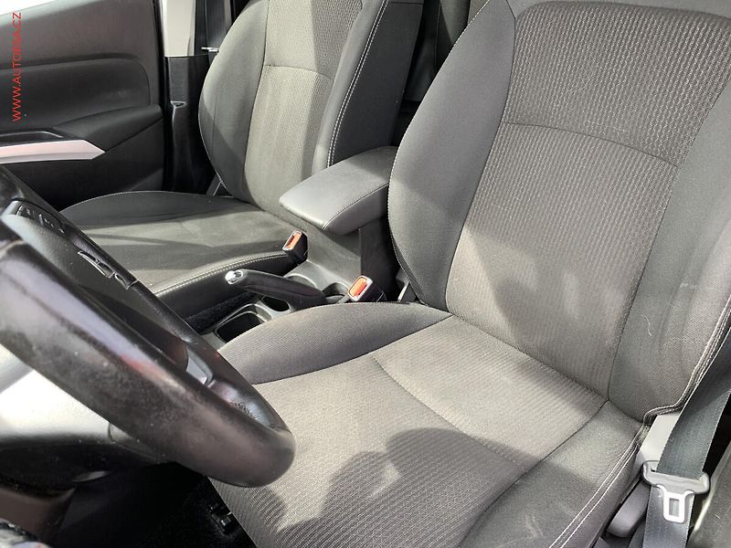 Suzuki S-Cross (2018) 1.4 BJet, Comfort, +ALU, navi - fotka 9 z 19