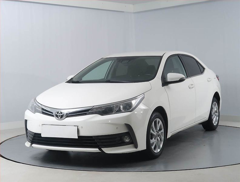 Toyota Corolla (2016) Lounge 1.6 Valvematic, ČR - fotka 2 z 15