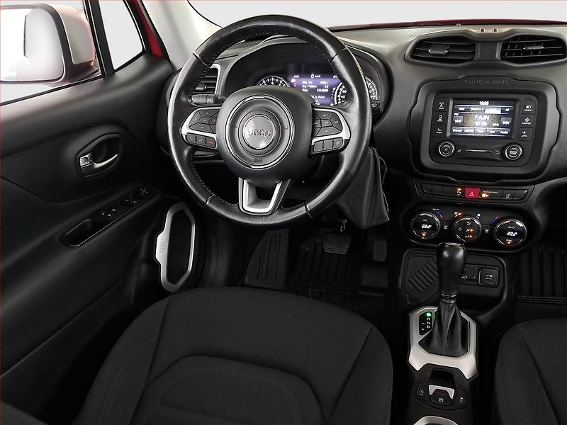 Jeep Renegade (2017) 1.4 MultiAir, Automat - fotka 7 z 19