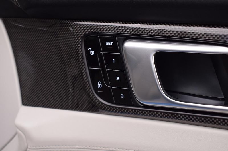 Porsche Panamera (2017) Turbo/CZ/Záruka/Bose/Carbon - fotka 54 z 66
