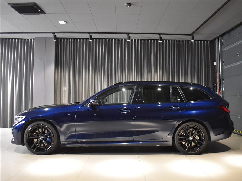 BMW Řada 3 330D Xdrive M-Paket,Pano   3,0 - fotka 2 z 27