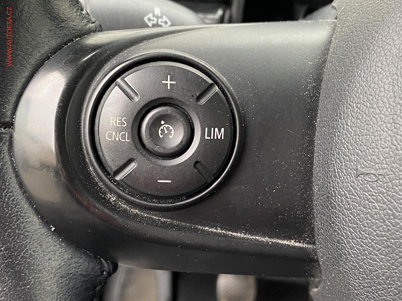Mini Clubman (2017) 1.5T, Navi - fotka 13 z 16