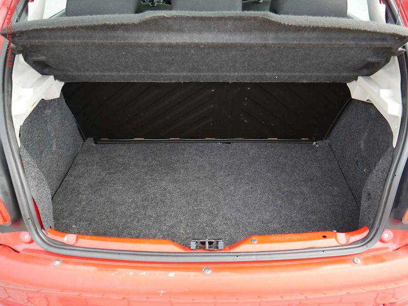 Peugeot 206 (2008) 1.4i, ČR, Klima - fotka 7 z 15